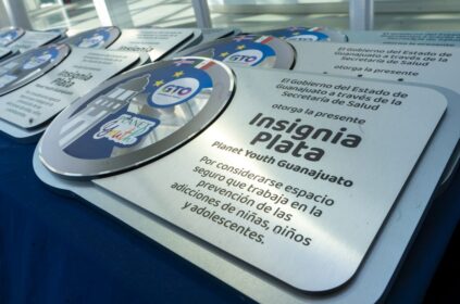 Insignias Planet Youth