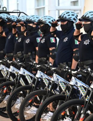 Policía humana