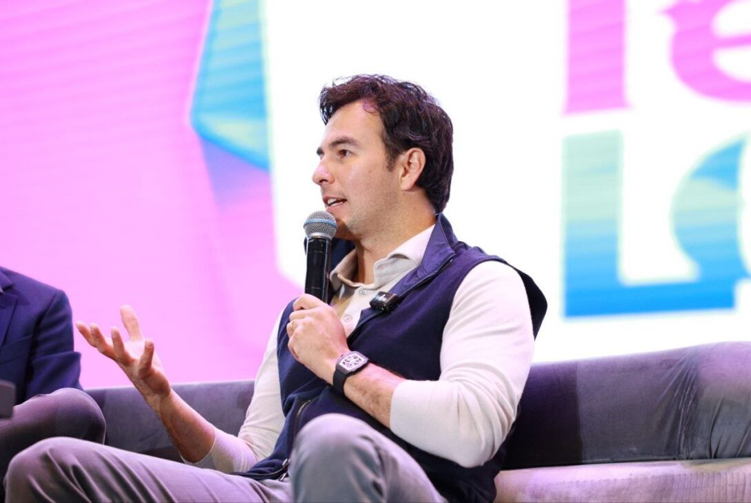 Checo Pérez en la Feria de León