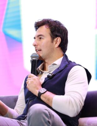 Checo Pérez en la Feria de León