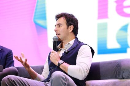 Checo Pérez en la Feria de León