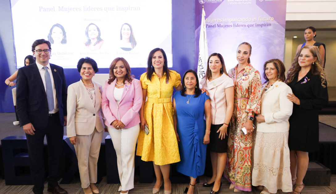 Mujeres Impulsando el Futuro