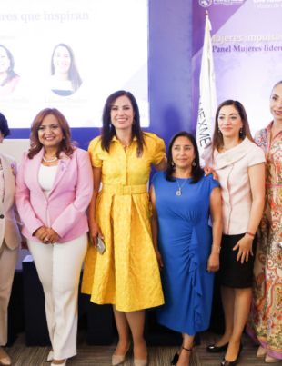 Mujeres Impulsando el Futuro